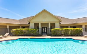 San Antonio apartment for rent - Outdoor Swimming Pool at Marshall Meadows Apartment Homes, Texas