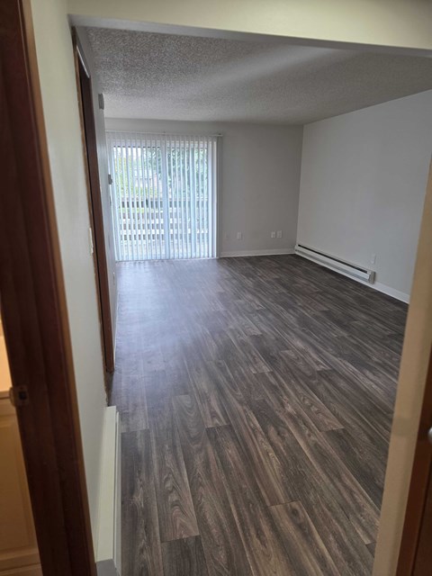 Floor plan for 2 beds, 1.5 baths, 895 sqft