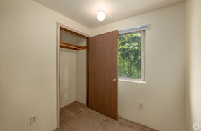 Seattle apartment for rent - Bedroom with closet space