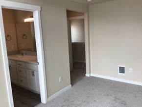 Fife apartment for rent - a bedroom and a bathroom with a sink and a mirror