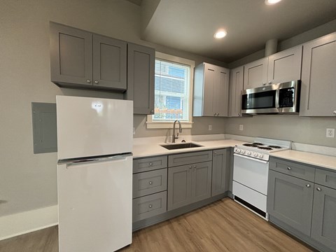 Floor plan for studio, 1 bath, 323 sqft