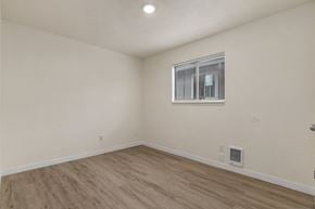 Kelso triplex for rent - 2 Bedroom Home