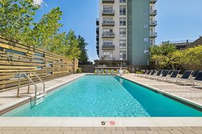 Everett apartment for rent - A swimming pool with a 5' height restriction.