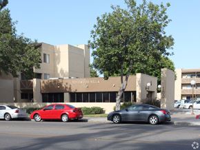 Santa Ana apartment for rent - Car Parking at Rosswood Villa Apartments, Santa Ana, 92701  