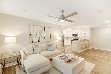 Oxford apartment for rent - a living room with a couch and a coffee table