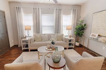 Bossier City apartment for rent - Living Room With Expansive Window at Kingston Crossing Apartment Homes, Bossier City, LA, Louisiana