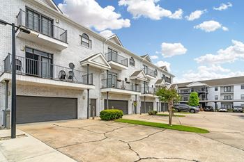 Attached garage amenity at parkwest apartment homes in hattiesburg ms