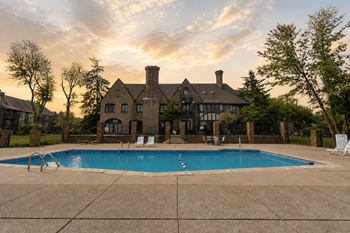 2 Resort-style pools