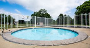 Kokomo apartment for rent - Childrens Wading Pool at Walnut Creek Apartments, Indiana