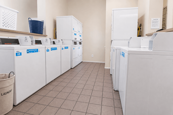 Laundry center
