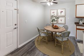 Kokomo apartment for rent - Dining Area at Walnut Creek Apartments, Kokomo, IN