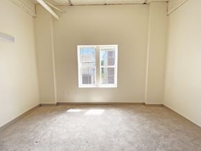 Pittsburgh apartment for rent - an empty room with a window