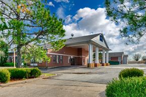 Tulsa apartment for rent - the building where the hotel is located