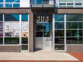Columbus apartment for rent - Entrance to a Building at 303 Front St Apartments, Columbus, Ohio