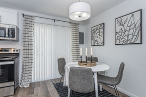 Dayton apartment for rent - Dining Space at Ten31, Ohio