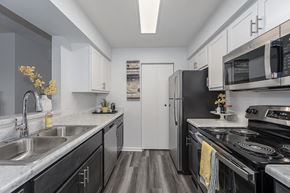 West Carrollton apartment for rent - Fully Equipped Kitchen at Indian Lookout, Ohio