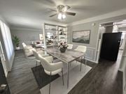 Toledo apartment for rent - A dining room with a table and chairs.