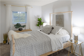 Cincinnati apartment for rent - Gorgeous Bedroom at Hilltop Apartments, Cincinnati, OH, 45213-2638
