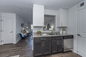 Lebanon apartment for rent - Kitchen Unit at Deerfield Crossing Apartments, Ohio, 45036
