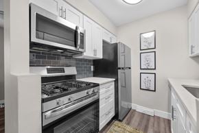 Columbus apartment for rent - Kitchen with a microwave at The Rand Apartments, Ohio