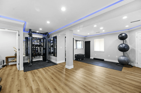 Cincinnati apartment for rent - Spacious Fitness center with wooden floor at Trails at Mariemont, Cincinnati