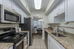 Cincinnati apartment for rent - Kitchen gallery at Harpers Point Apartments, Cincinnati, OH
