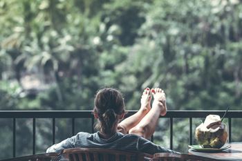 Balcony chill time