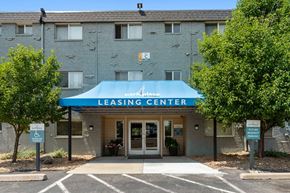 Aurora apartment for rent - Park Place at Expo Apartments | Aurora, CO | Leasing Office