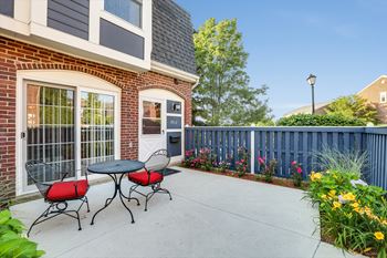 Modelhomes- spacious private entrance