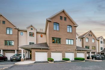 Modelhomes-townhomes with attached garages