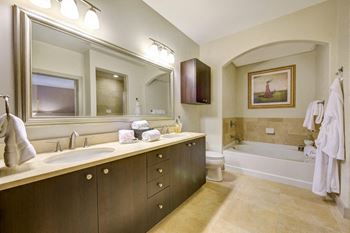 Modelhomes-large soaking tubs with arch entry