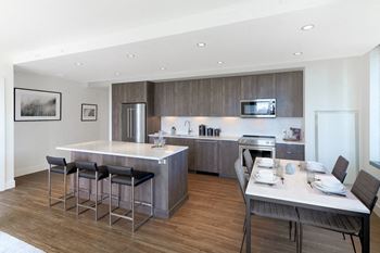 Modelhomes-quartz countertop and backsplash