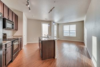Modelhomes-airy 9' ceilings