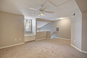 Modelhomes-lush carpeting in lofted area