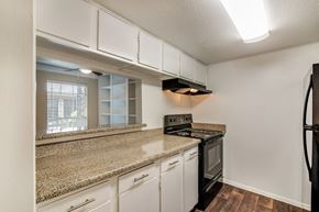 Houston apartment for rent - New Stainless Steel Appliances at Allen House Apartments, 3433 West Dallas Street, TX