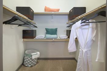 Modelhomes-walk-in closets with built-in shelving