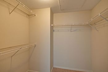 Modelhomes-large walk-in closets