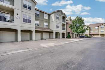 Modelhomes-attached garages available