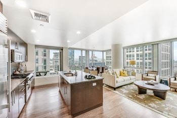 Modelhomes-floor-to-ceiling windows
