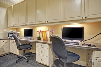 Amenities-business center with computers and printers