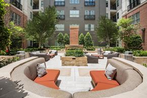 Houston apartment for rent - Stunning Courtyard with Ample Outdoor Seating at Windsor at West University, Houston, Texas