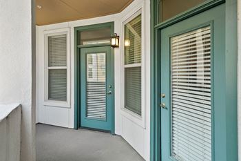 Patios-balconies*