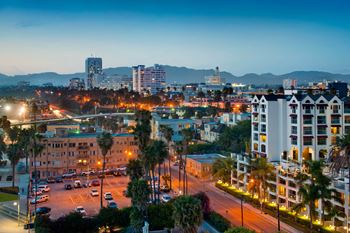 Neighborhood-breathtaking views of santa monica skyline