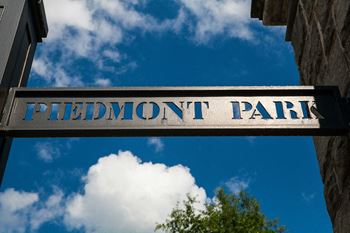 Neighborhood-close to piedmont park