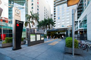 Neighborhood-conveniently located near la metro station