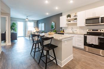 Breakfast bar on kitchen island