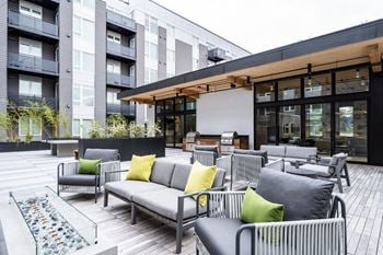 Outdoor lounge