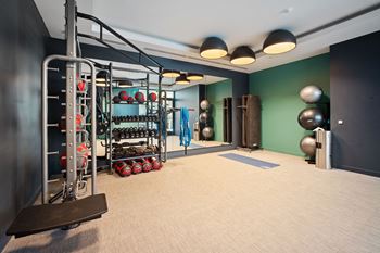 2,400 Sq.Ft. State-of-the-art fitness center with extensive cardio equipment and free weights
