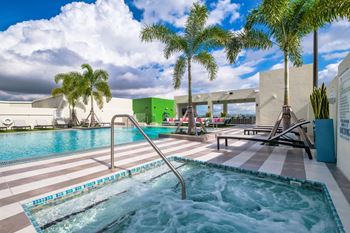Hot tub at windsor ludlam trail in miami, fl.
