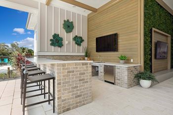 Al fresco dining pavilion with bistro seating